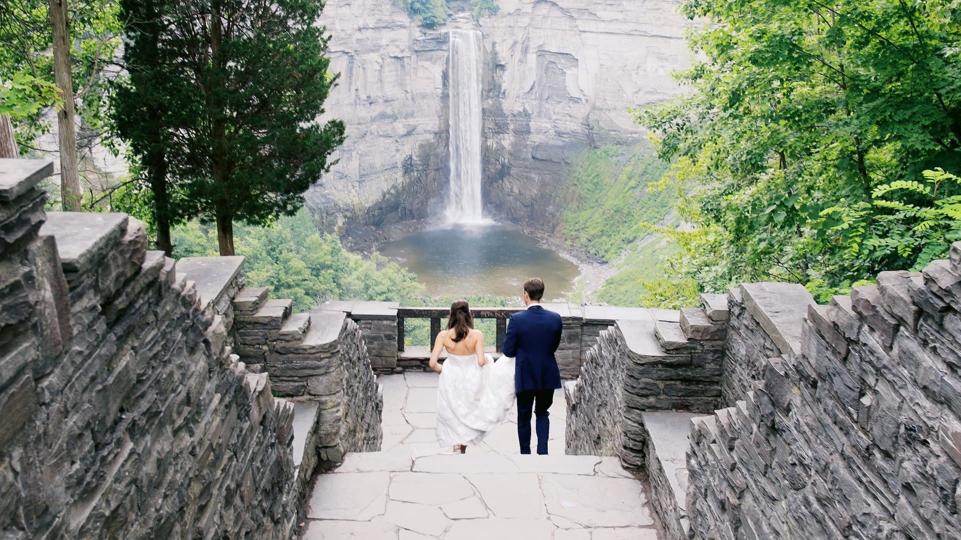 Wedding couple overlooking Taughannock Falls near the Inn at Taughannock Falls